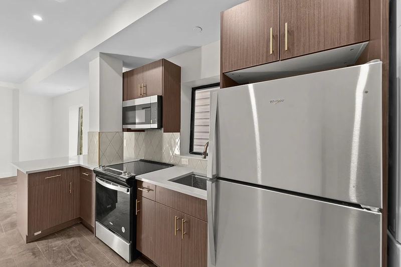 Finished kitchen at Calyer St, Greenpoint, Brooklyn — photo 3