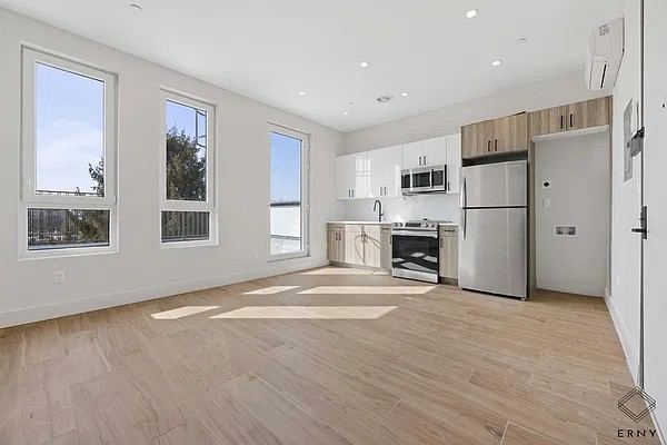 Finished kitchen at Rogers Ave, Flatbush, Brooklyn — photo 1