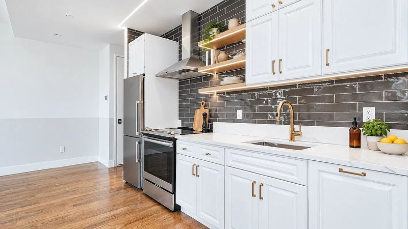 Finished kitchen at Stanwix St, Bushwick, Brooklyn — photo 1