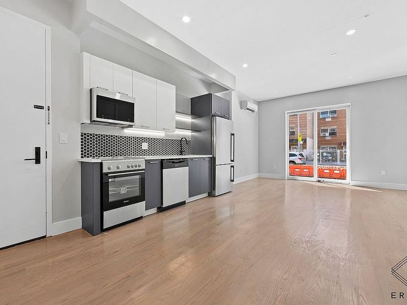 Finished kitchen at Wilson Ave, Bushwick, Brooklyn — photo 7