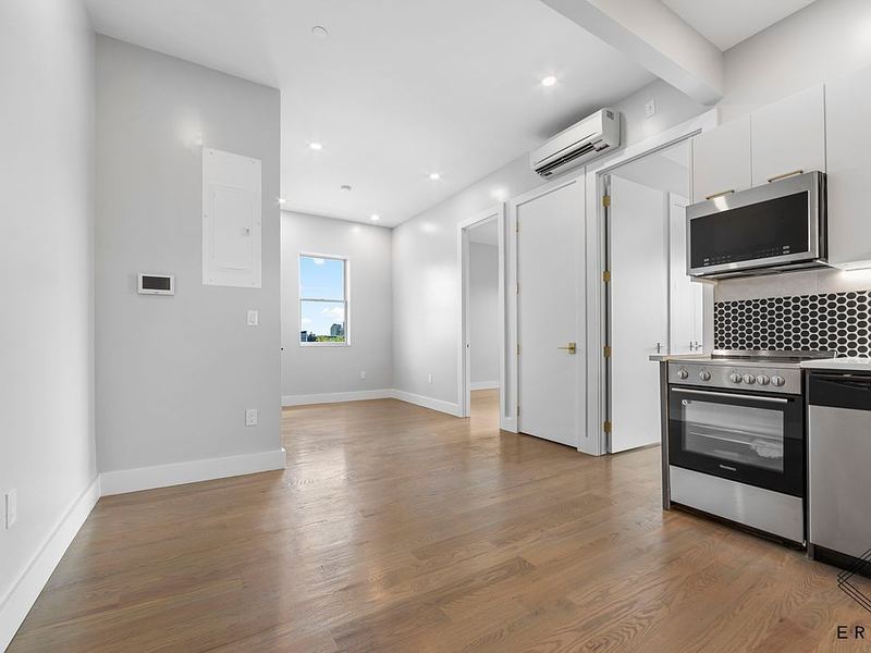 Finished kitchen at Wilson Ave, Bushwick, Brooklyn — photo 9